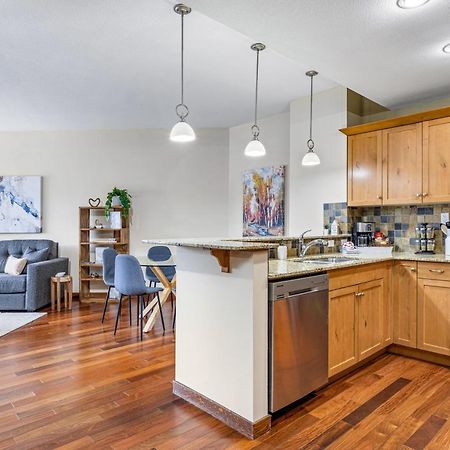 Alluring Mountain View Condo - Right In The Heart Of Downtown - Managed By Little Sister Getaways 坎莫尔 外观 照片